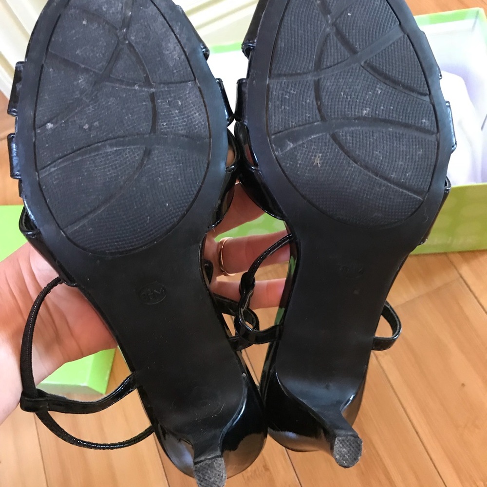 Short heels - Picture 3 of 5